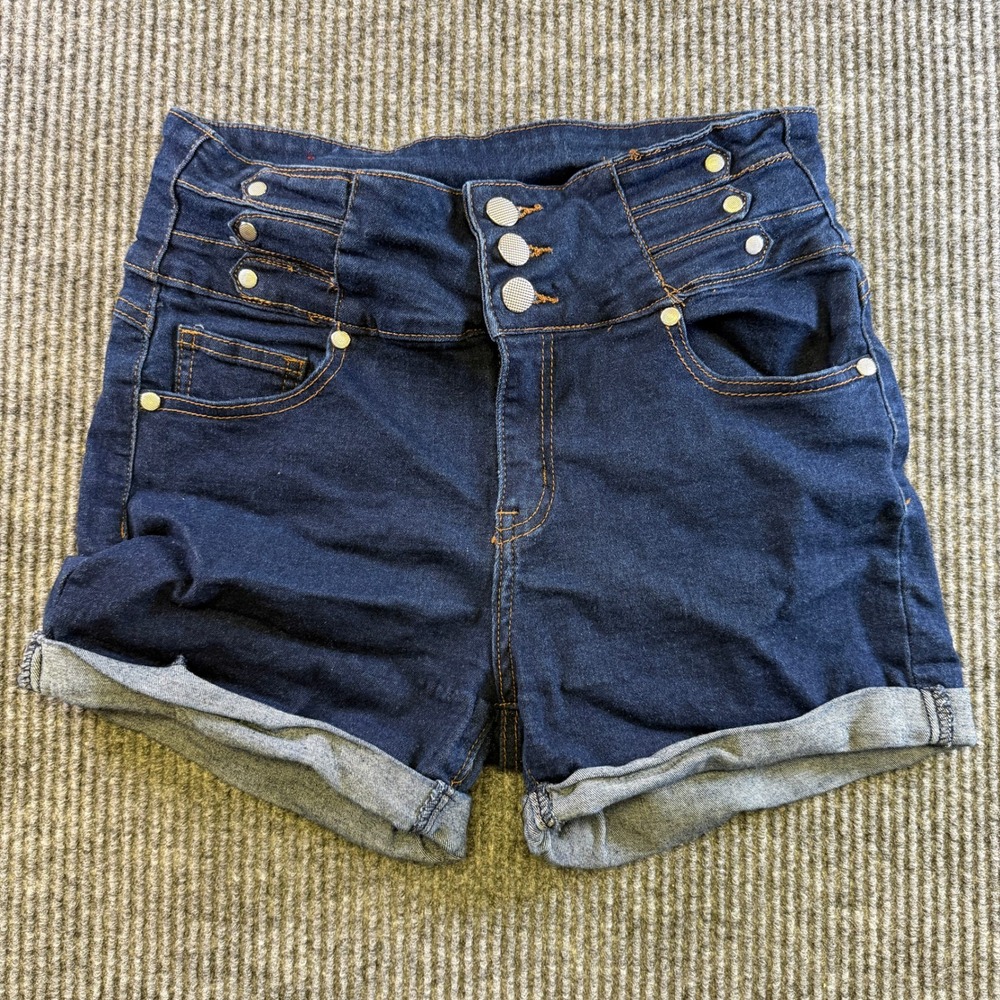 T&Y Fashion Dark Wash High Waisted Denim Shorts Cuffed Triple Button Size 9/10